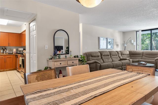 3300 NE 192nd Street 202, Aventura, FL 33180