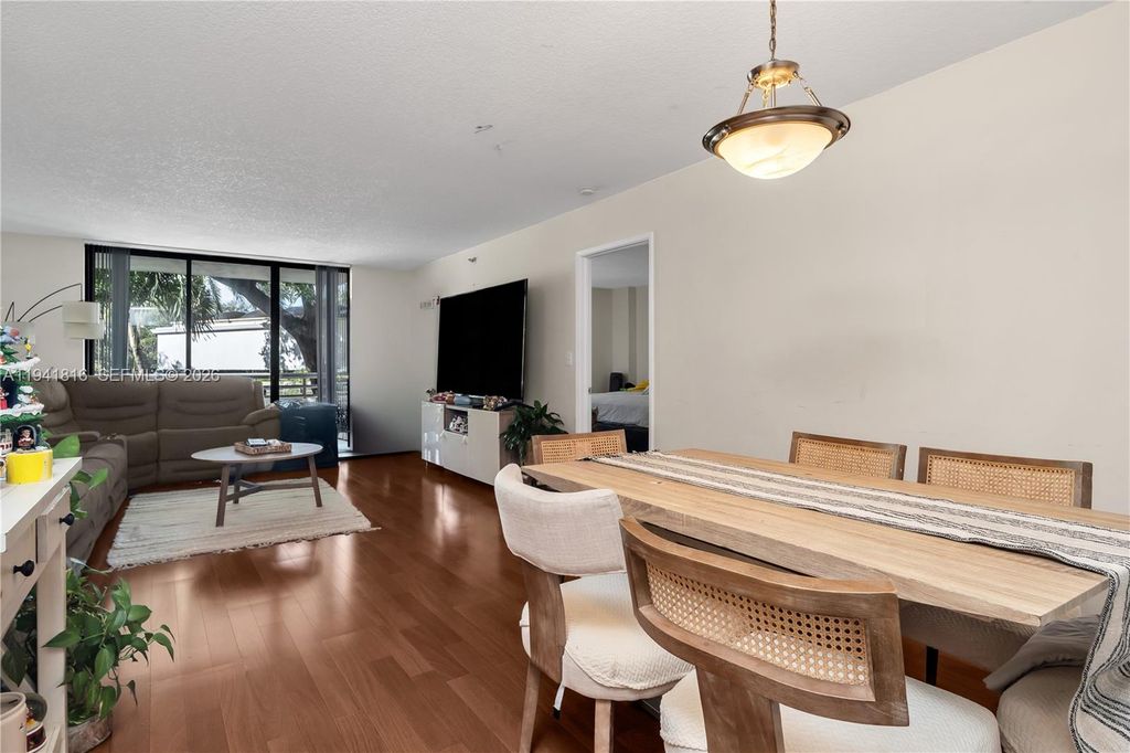 3300 NE 192nd Street 202, Aventura, FL 33180