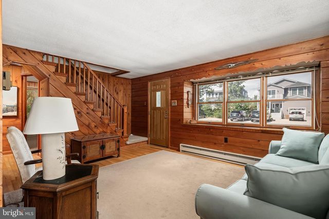 9 EAST 10TH STREET, Barnegat Light, NJ 08006