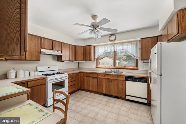 9 EAST 10TH STREET, Barnegat Light, NJ 08006