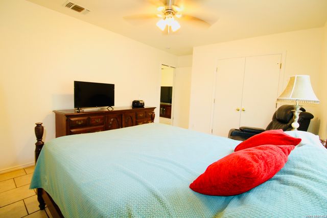 8335 Sweet Maiden st, San Antonio, TX 78242