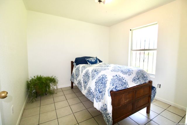 8335 Sweet Maiden st, San Antonio, TX 78242