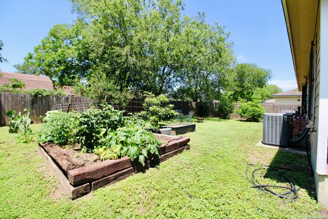 8335 Sweet Maiden st, San Antonio, TX 78242