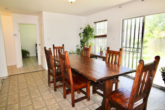 8335 Sweet Maiden st, San Antonio, TX 78242