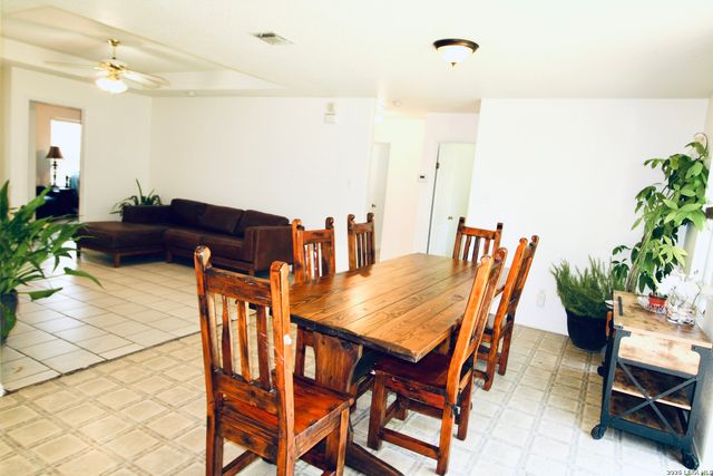 8335 Sweet Maiden st, San Antonio, TX 78242