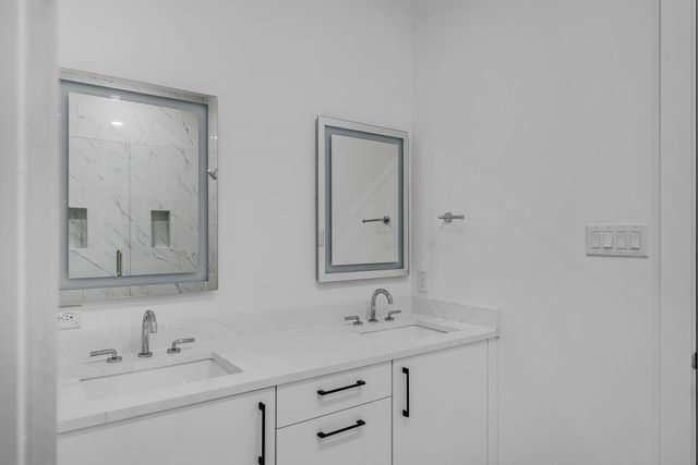 426 W 9th Street, Dallas, TX 75208