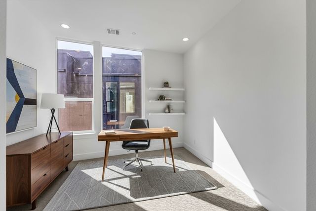 426 W 9th Street, Dallas, TX 75208
