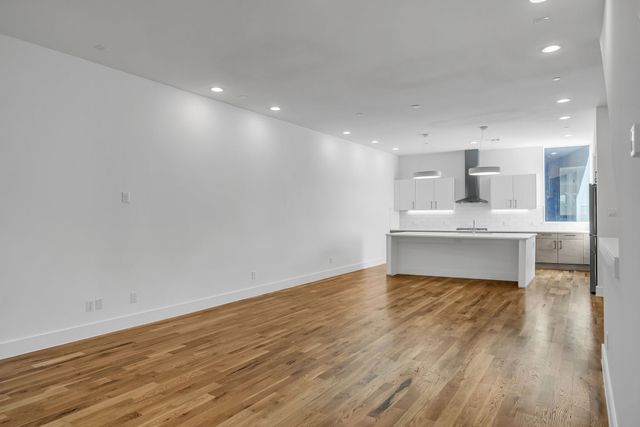 426 W 9th Street, Dallas, TX 75208