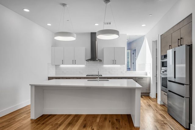 426 W 9th Street, Dallas, TX 75208