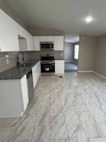 4452 Grand Oaks Drive, Willis, TX 77378