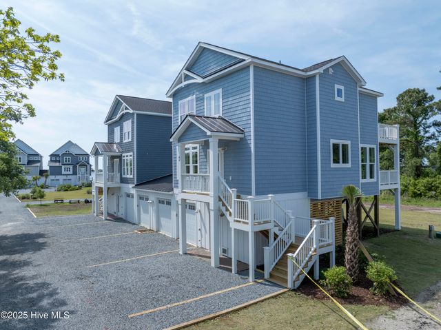 64 Pier View Court, Hampstead, NC 28443