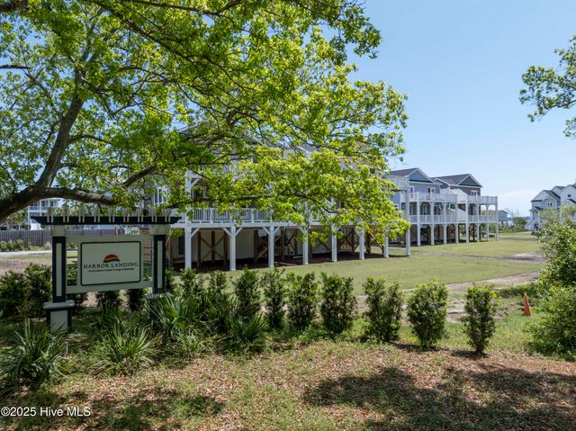 64 Pier View Court, Hampstead, NC 28443