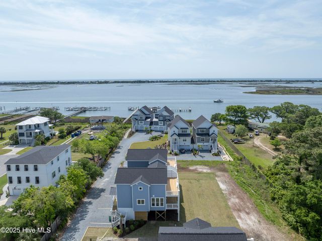 64 Pier View Court, Hampstead, NC 28443