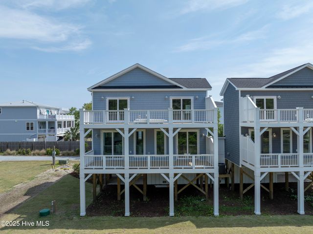 64 Pier View Court, Hampstead, NC 28443