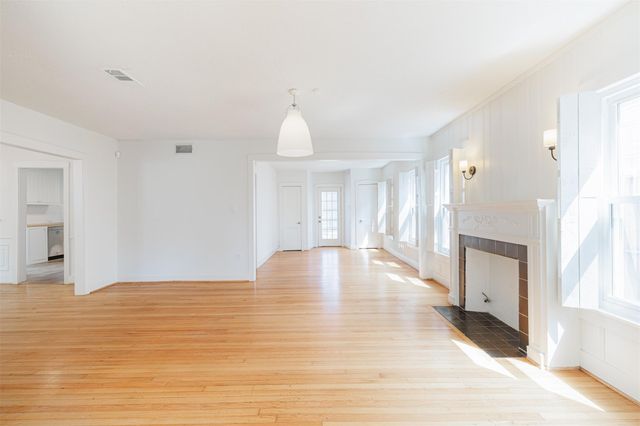 2438 Albans Road, Houston, TX 77005