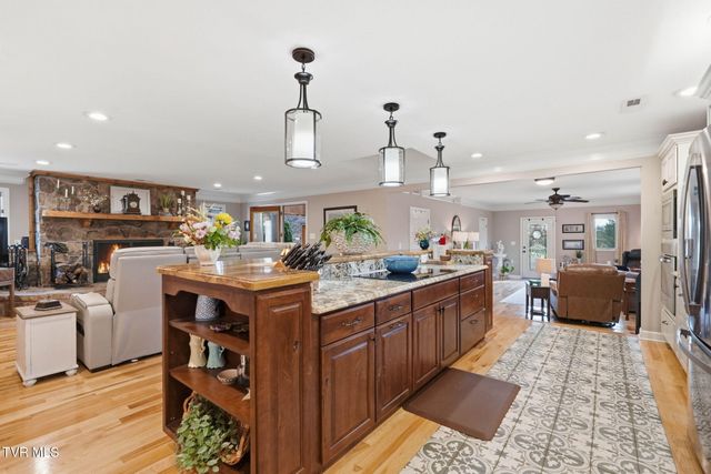 4953 Weaver Pike, Bluff City, TN 37618