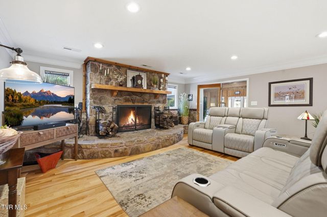 4953 Weaver Pike, Bluff City, TN 37618