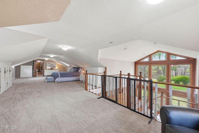 4953 Weaver Pike, Bluff City, TN 37618