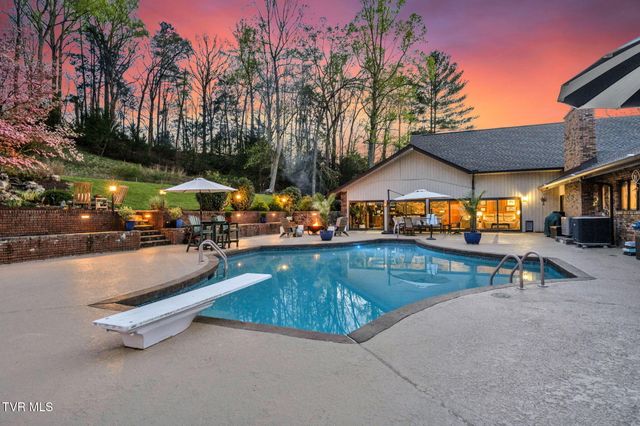 4953 Weaver Pike, Bluff City, TN 37618