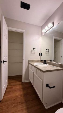 2123 Tom Street, Navarre, FL 32566