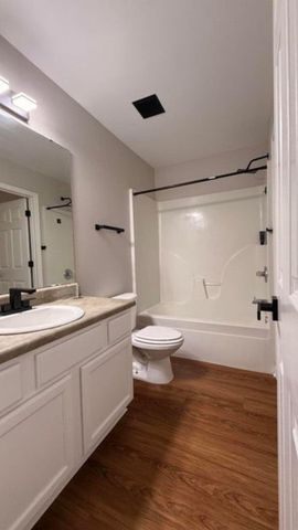 2123 Tom Street, Navarre, FL 32566