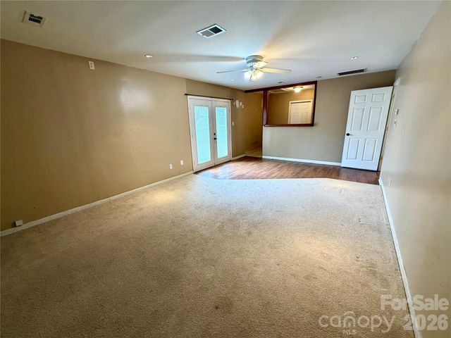 8004 Glencannon Drive, Charlotte, NC 28227