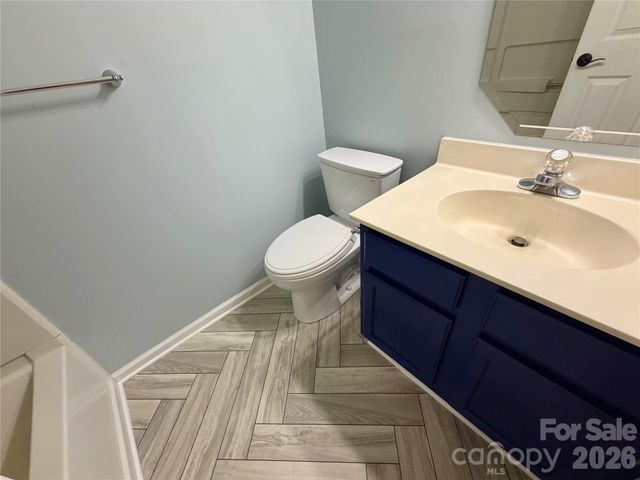 8004 Glencannon Drive, Charlotte, NC 28227