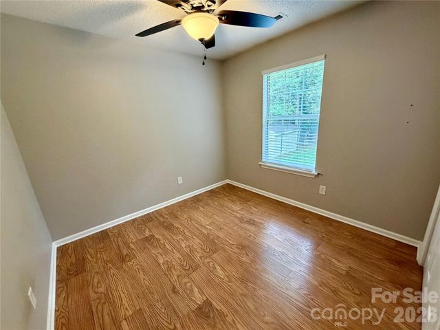 8004 Glencannon Drive, Charlotte, NC 28227