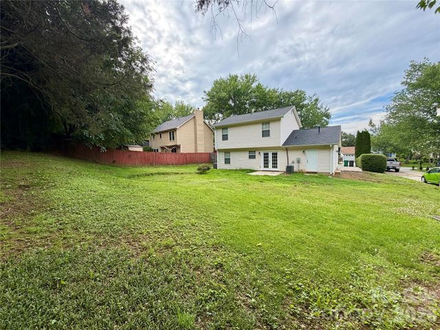 8004 Glencannon Drive, Charlotte, NC 28227