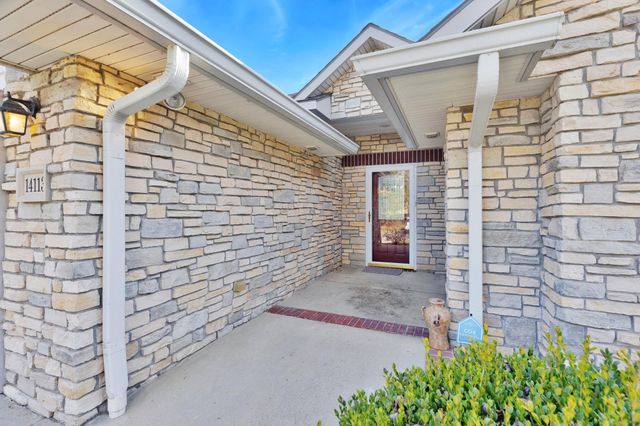 14113 Valley Hi Rd, Wichita, KS 67235