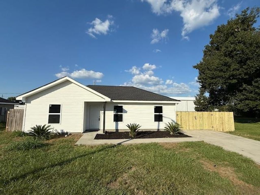3617 Thomas Dr, Houma, LA 70363