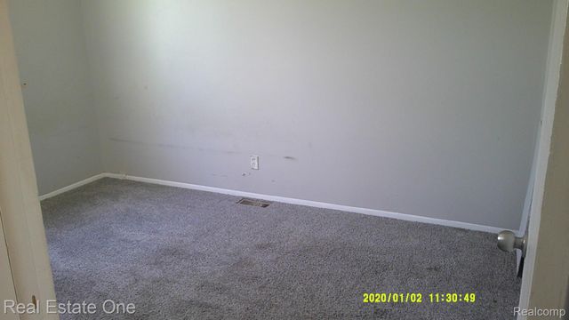 18949 Kenosha Street, Harper Woods, MI 48225