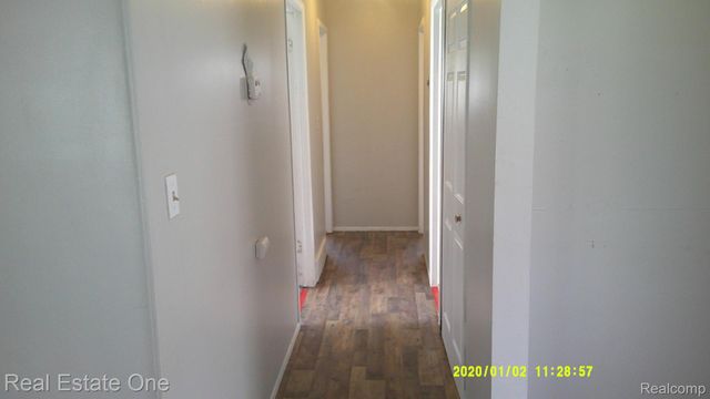 18949 Kenosha Street, Harper Woods, MI 48225
