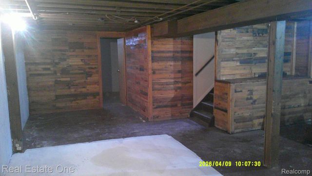 18949 Kenosha Street, Harper Woods, MI 48225