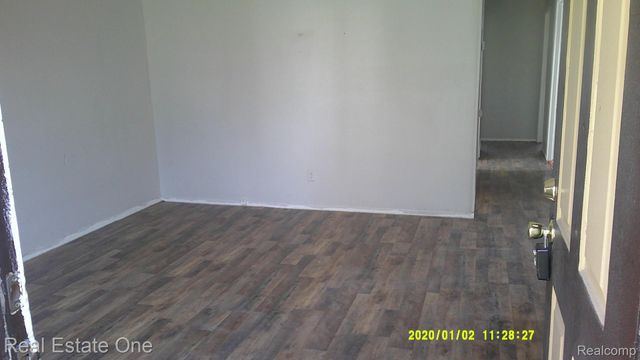 18949 Kenosha Street, Harper Woods, MI 48225