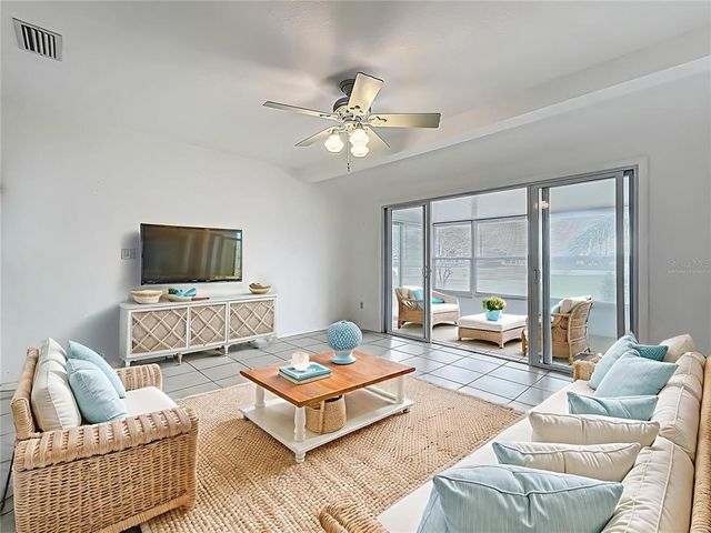 904 DESERT HILLS DRIVE, Sun City Center, FL 33573