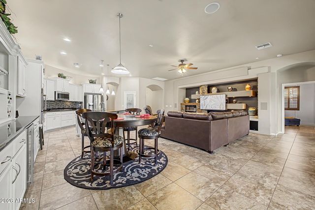 521 E MINERAL Road, Phoenix, AZ 85042