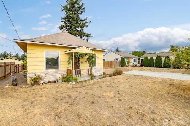 1442 E Whidbey Avenue, Oak Harbor, WA 98277