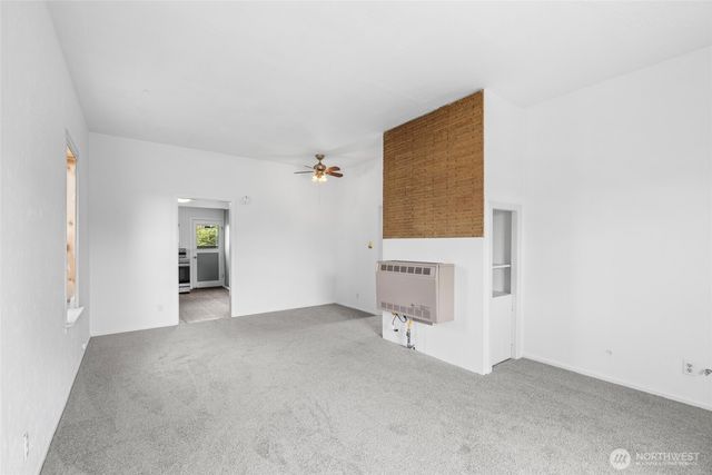 1442 E Whidbey Avenue, Oak Harbor, WA 98277