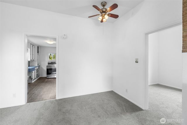1442 E Whidbey Avenue, Oak Harbor, WA 98277