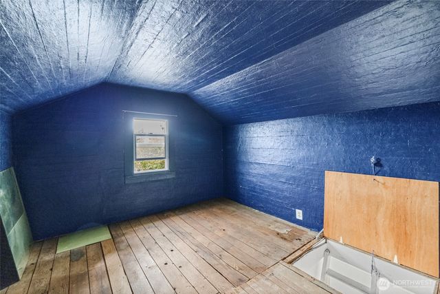 1442 E Whidbey Avenue, Oak Harbor, WA 98277