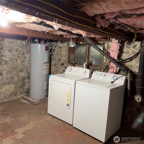 1442 E Whidbey Avenue, Oak Harbor, WA 98277