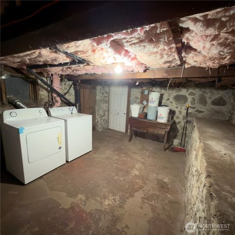 1442 E Whidbey Avenue, Oak Harbor, WA 98277