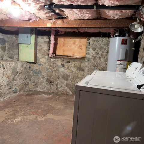 1442 E Whidbey Avenue, Oak Harbor, WA 98277