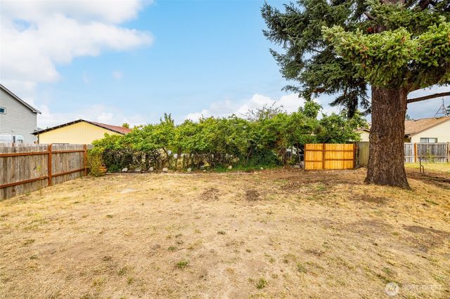 1442 E Whidbey Avenue, Oak Harbor, WA 98277