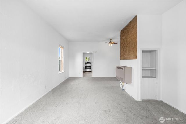 1442 E Whidbey Avenue, Oak Harbor, WA 98277