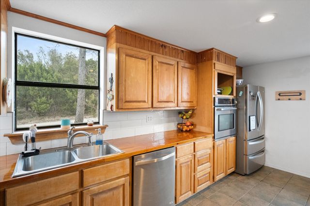 128 Keskey Road, Blum, TX 76627