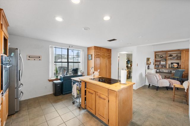 128 Keskey Road, Blum, TX 76627