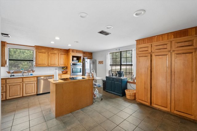 128 Keskey Road, Blum, TX 76627