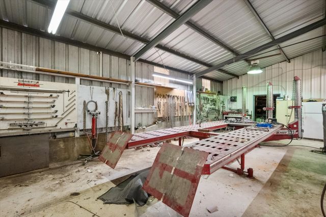 128 Keskey Road, Blum, TX 76627
